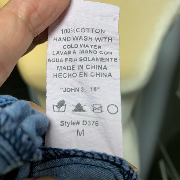 FASHION U CHAMBRAY FADED BUTTON DOWN EMBROIDERED DRESS SIZE M - Picture 9 of 10